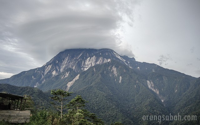 Gunung Kinabalu view via Kundasang