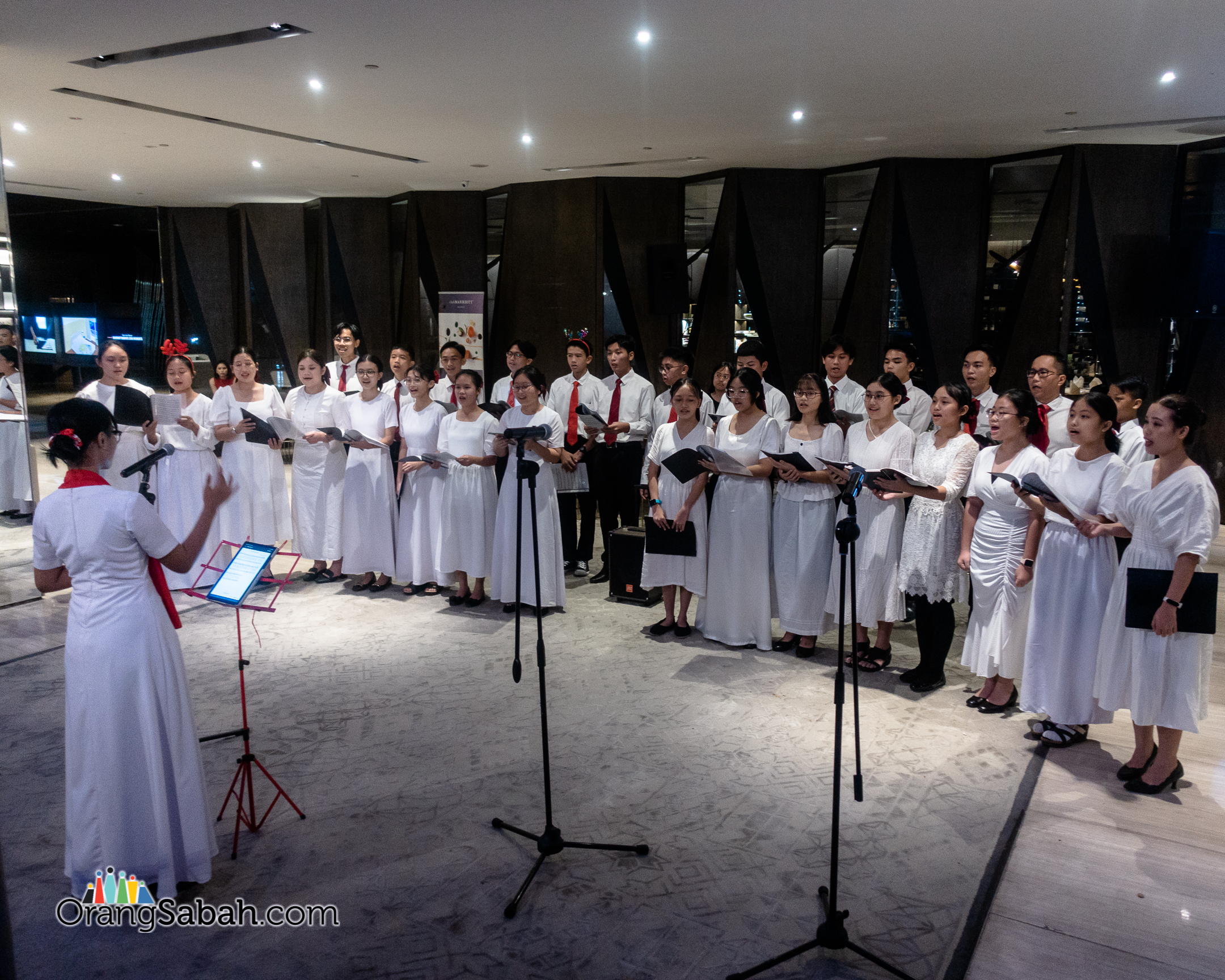 Le Meridien Kota Kinabalu carols