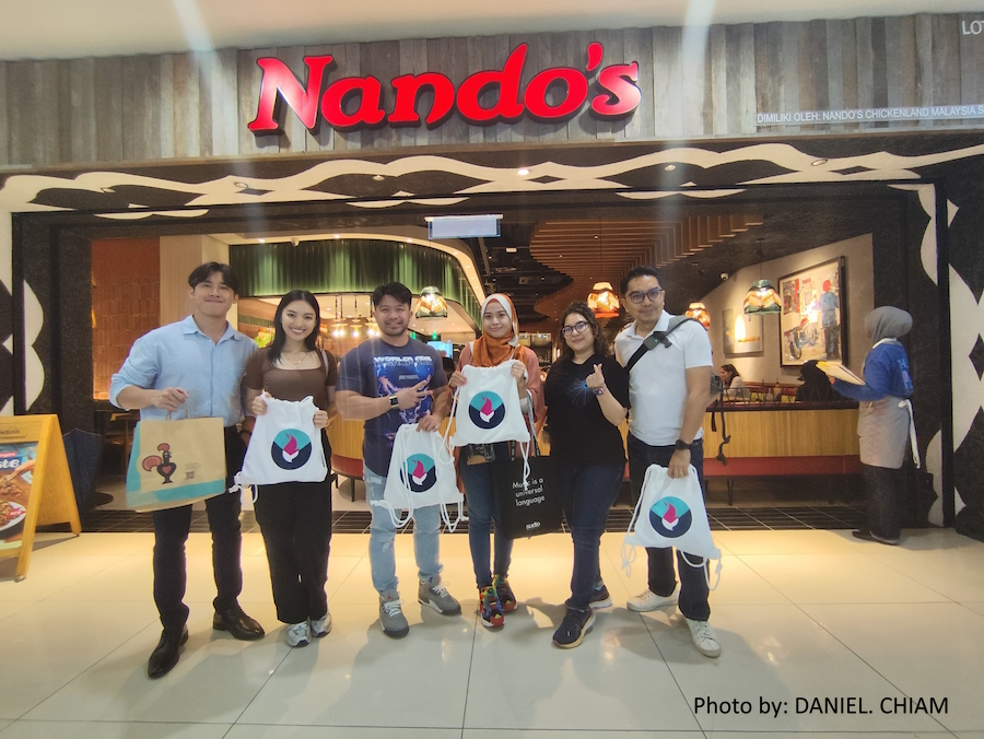 Nando's Suria - Group Photo